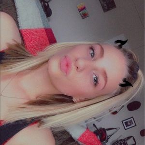 Meet your Posher, Cassandra